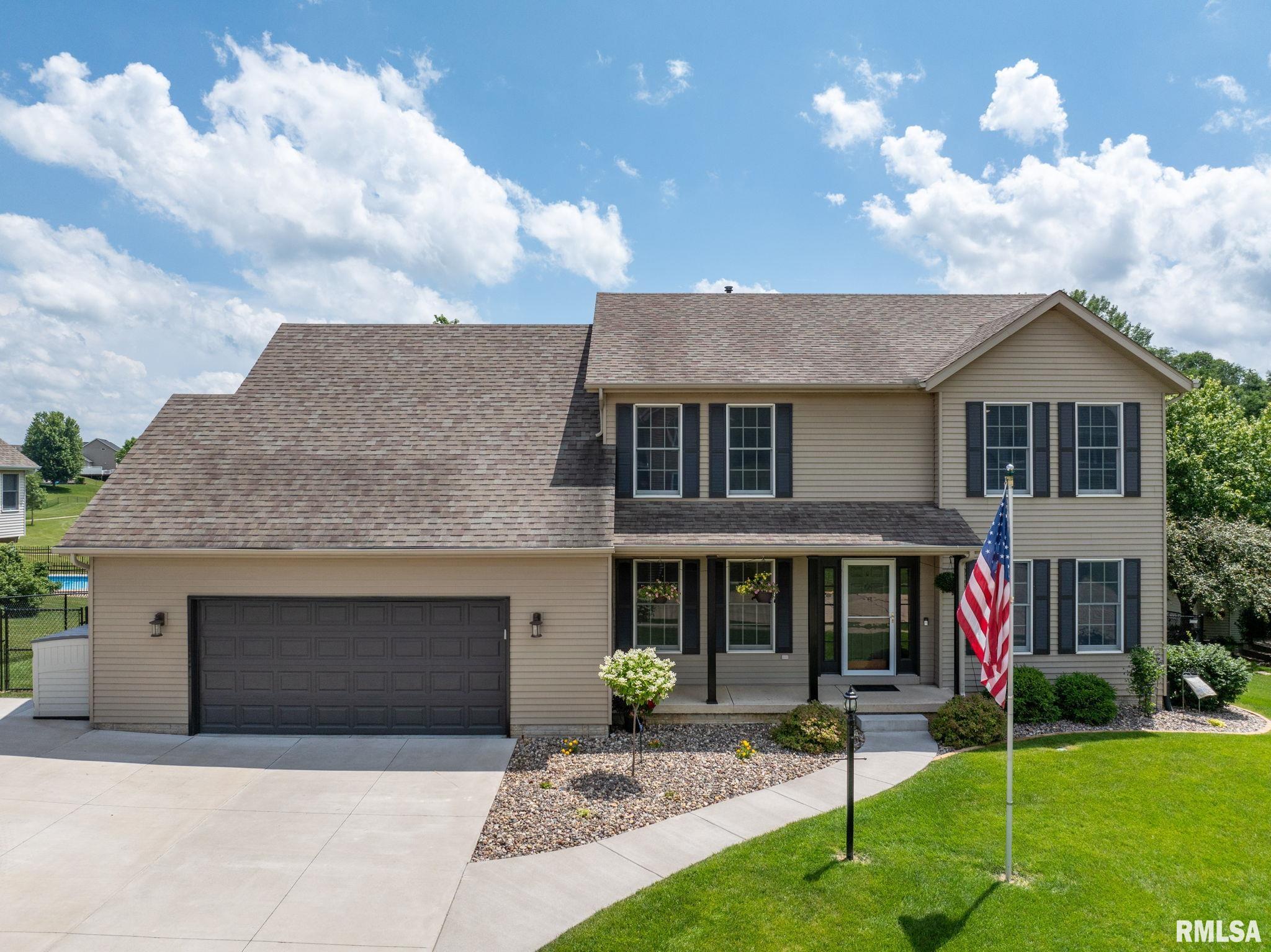 79 Parkview Drive Eldridge, IA 52748 - Photo 1 of 62