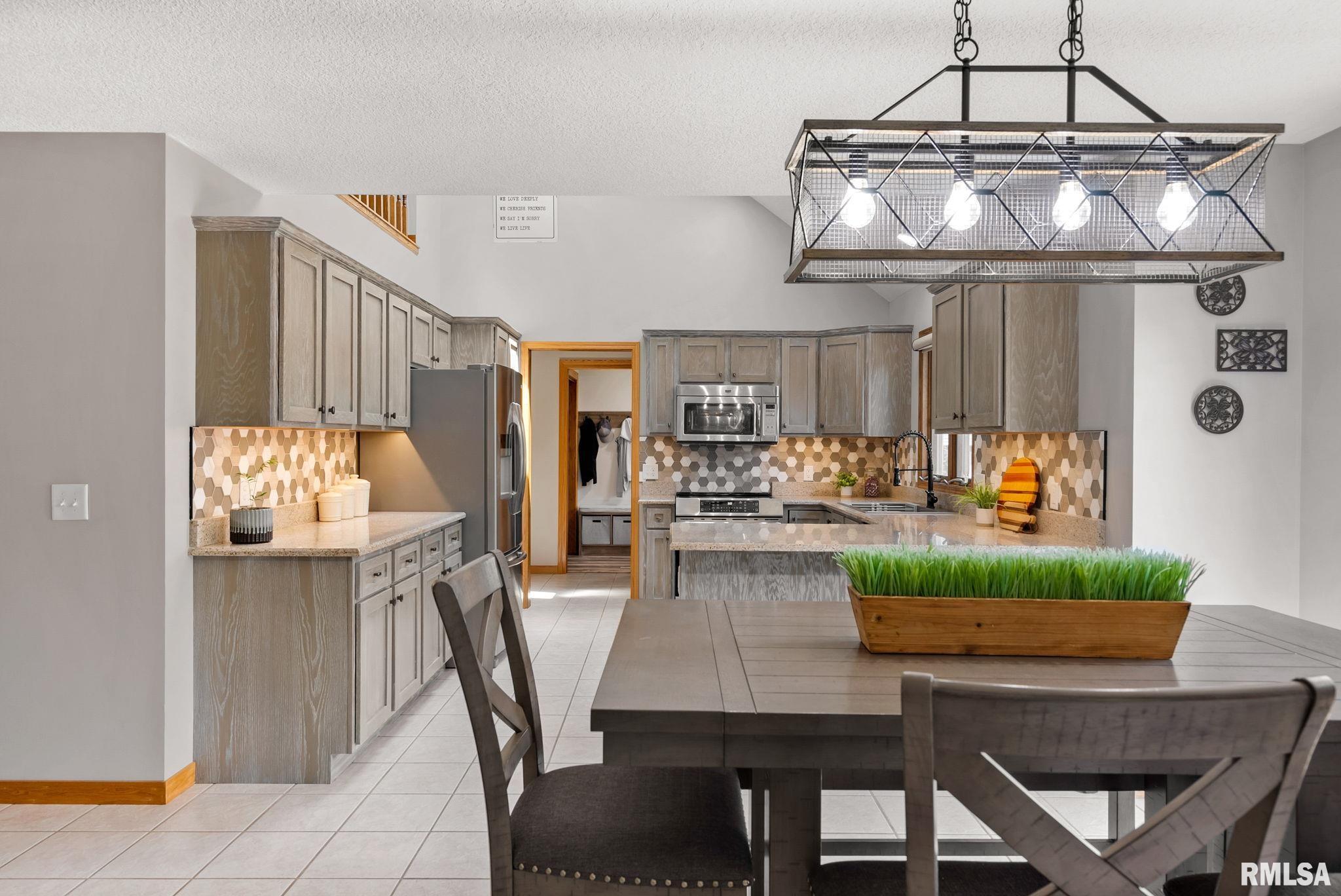 79 Parkview Drive Eldridge, IA 52748 - Photo 13 of 62