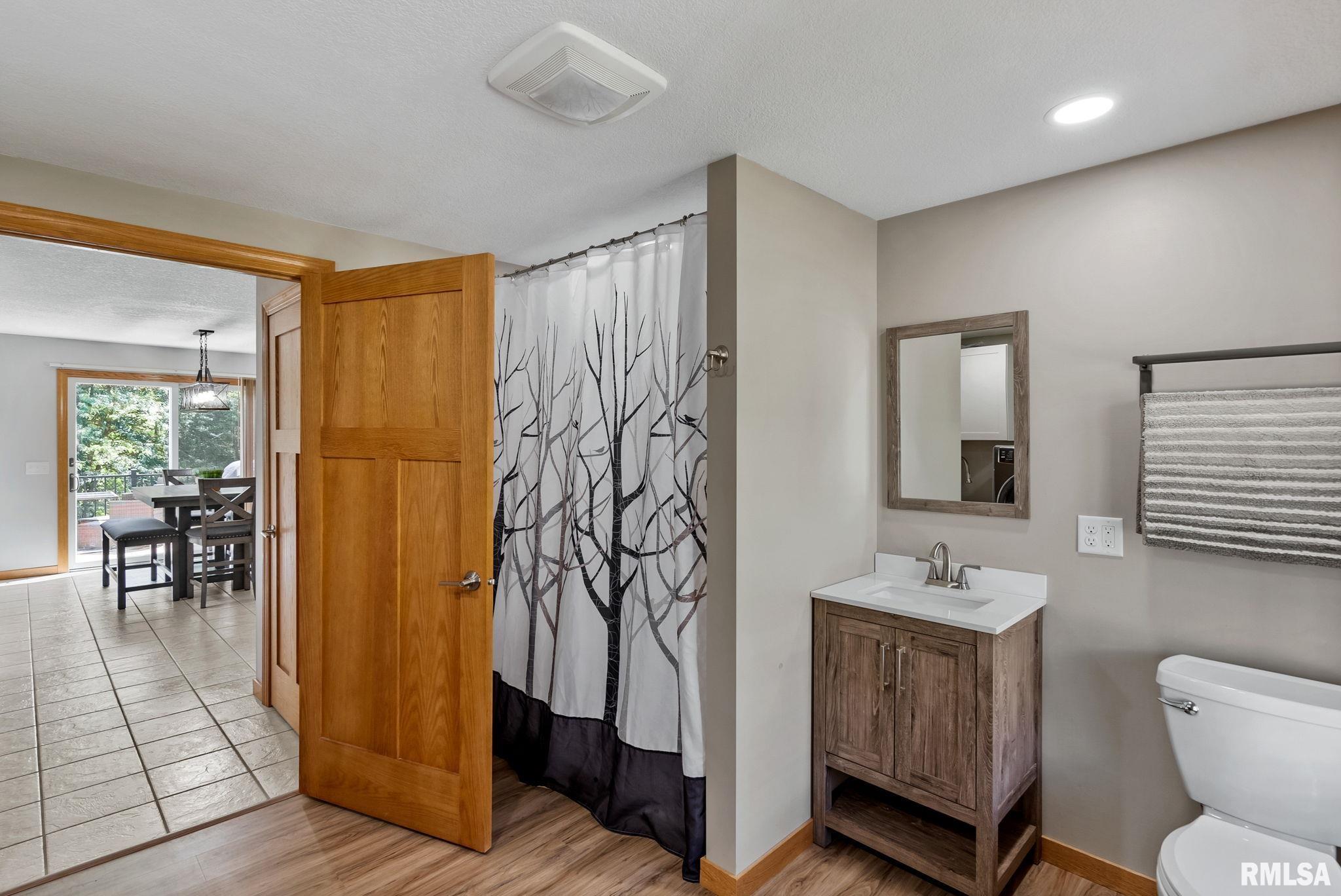 79 Parkview Drive Eldridge, IA 52748 - Photo 18 of 62