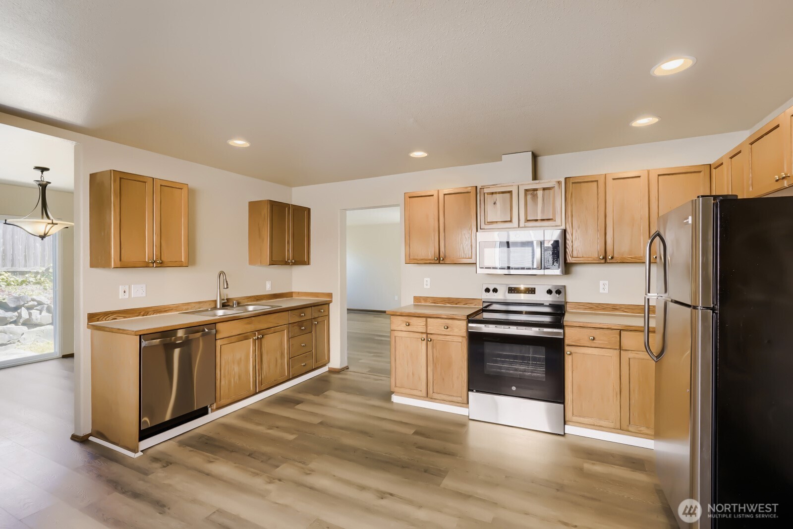 12224 58th Place South Seattle, WA 98178 - Photo 7 of 25