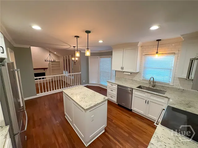 $398,000 | 205 Amberwood Drive East, Vidalia, GA 30474