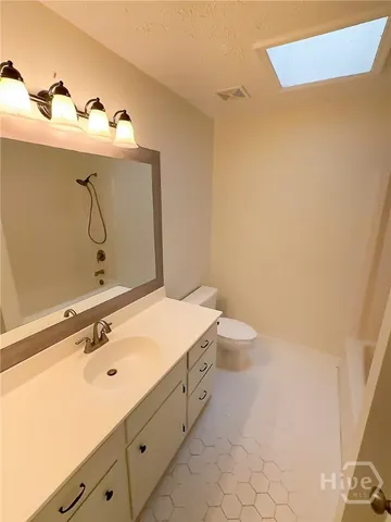 $398,000 | 205 Amberwood Drive East, Vidalia, GA 30474