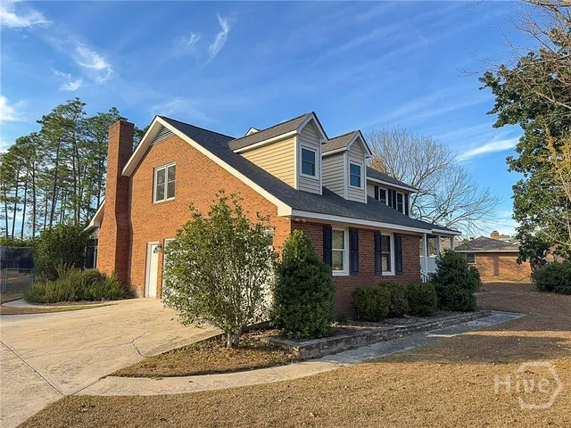 $398,000 | 205 Amberwood Drive East, Vidalia, GA 30474