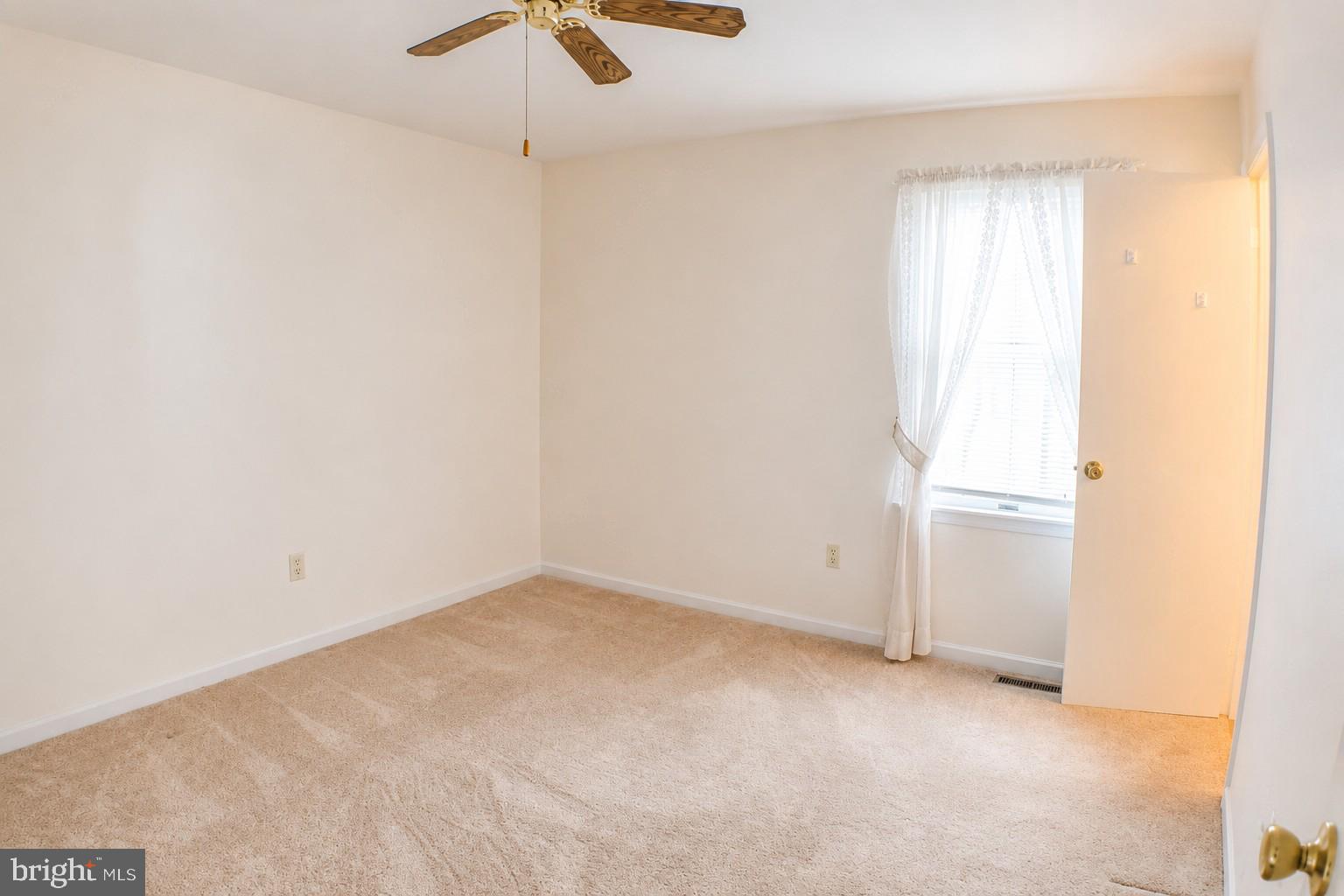 26374 Fielding Road Hollywood, MD 20636 - Photo 11 of 19 Bright and airy blank canvas room.