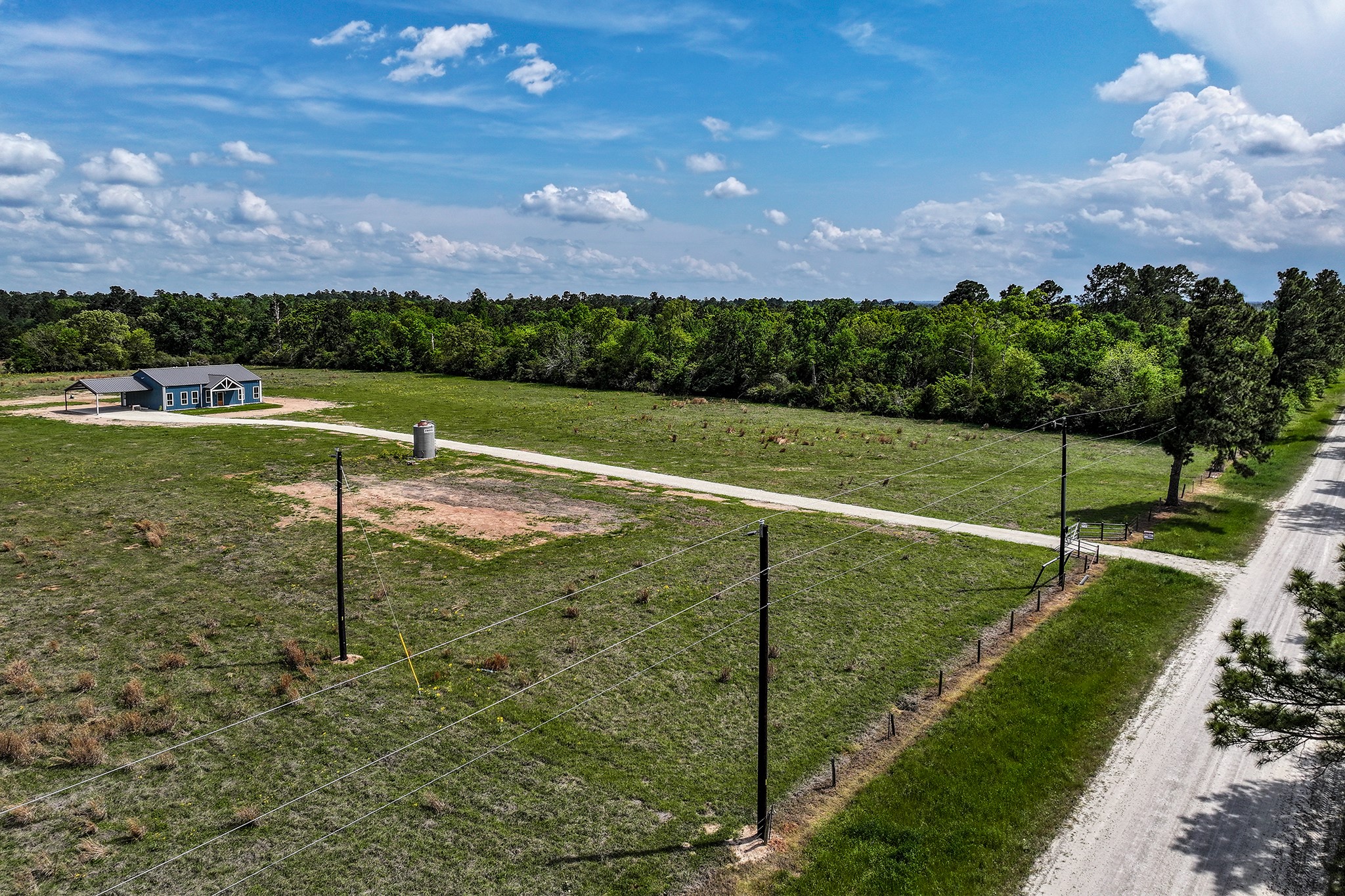 637 Round Prairie Road Huntsville, TX 77320 - Photo 2 of 35