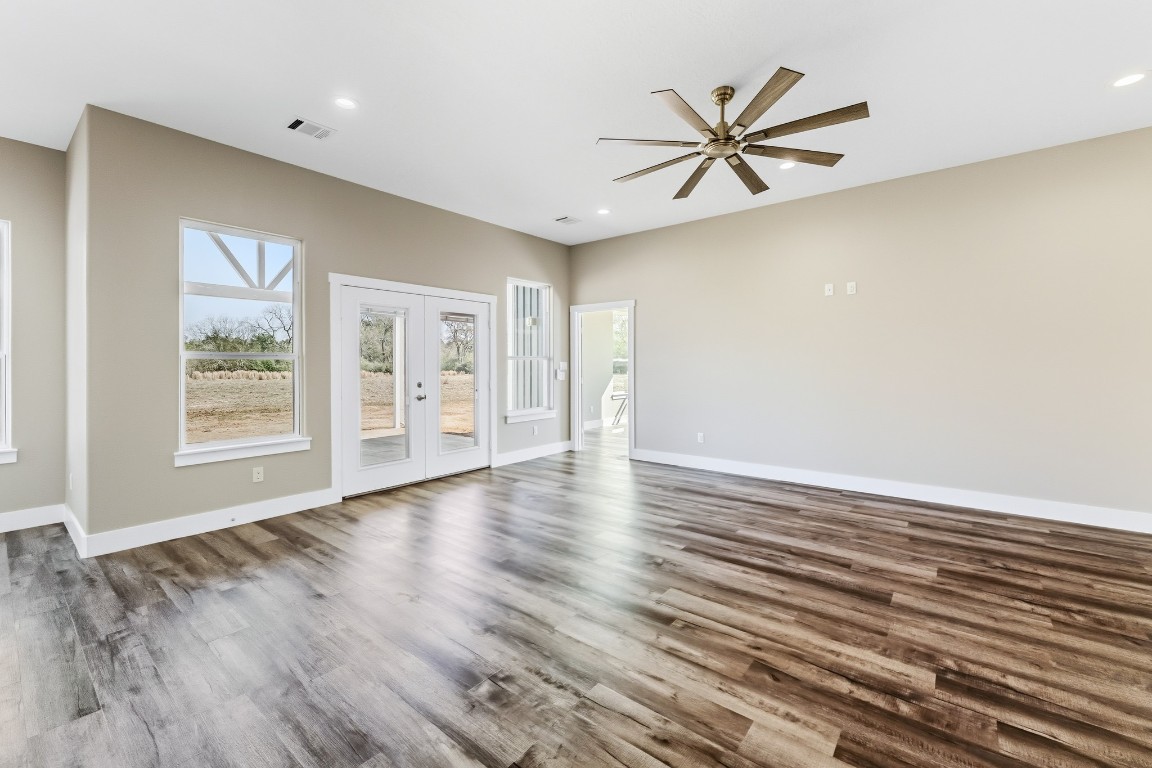 637 Round Prairie Road Huntsville, TX 77320 - Photo 21 of 35