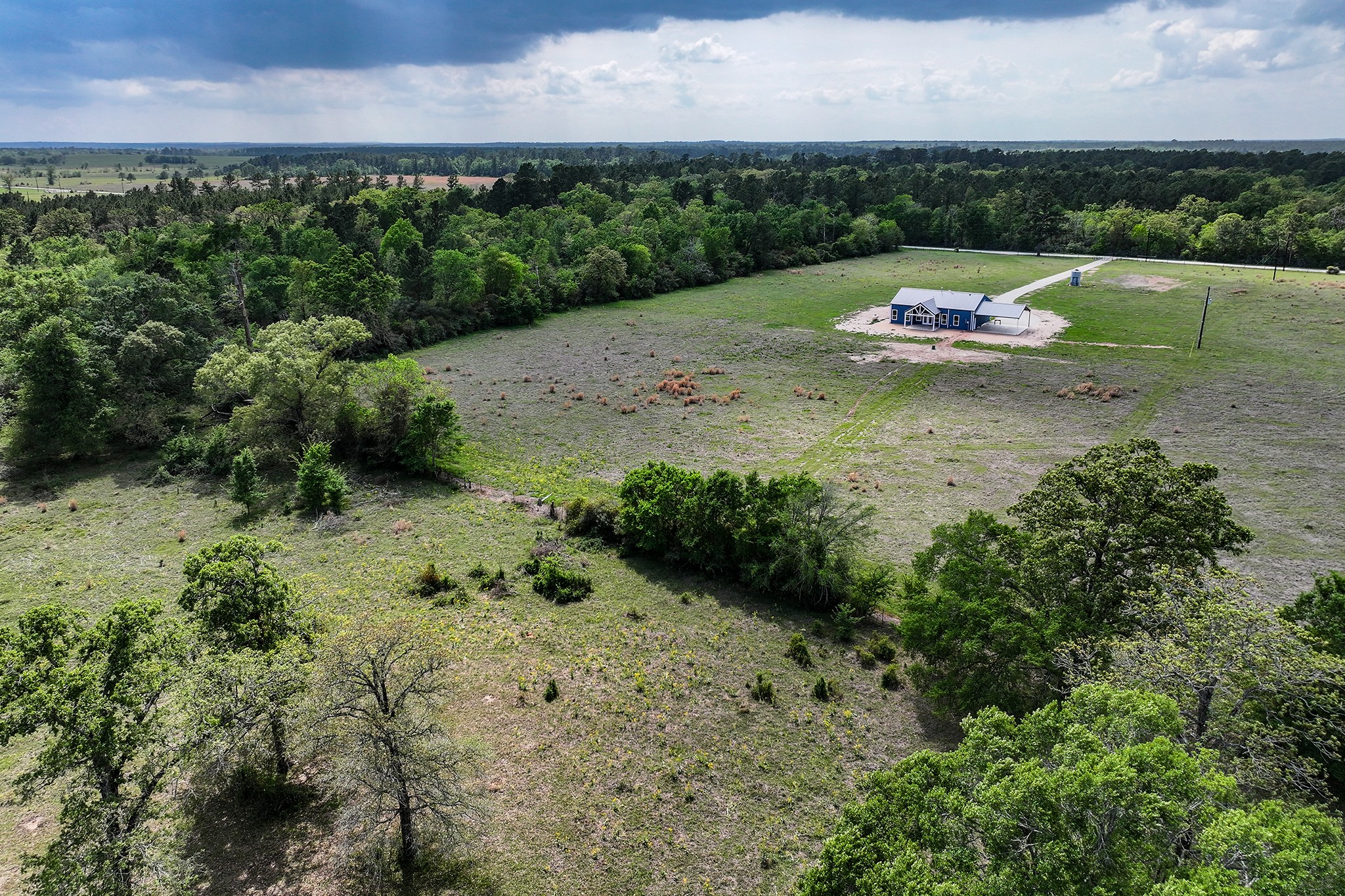 637 Round Prairie Road Huntsville, TX 77320 - Photo 4 of 35