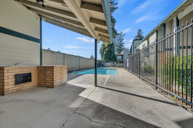 $260,000 | 7283 Florin Mall Drive, Unit 6, Sacramento, CA 95823