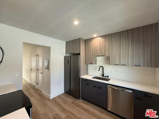 $2,200 | 3660 Watseka Avenue, Unit 2, Los Angeles, CA 90034
