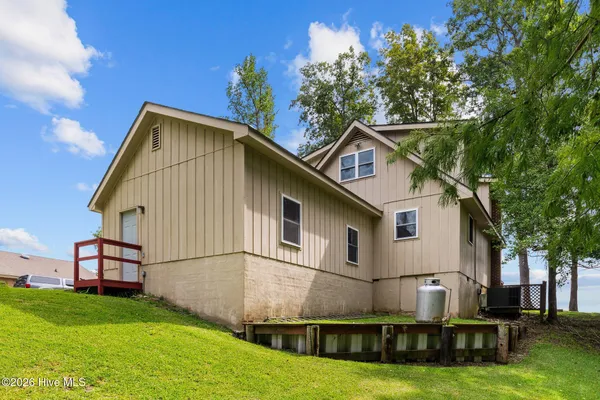 $479,900 | 87 West North Shore Lane, Arapahoe, NC 28510