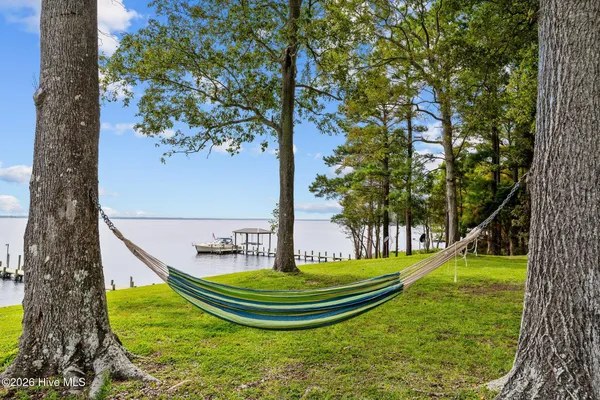 $479,900 | 87 West North Shore Lane, Arapahoe, NC 28510