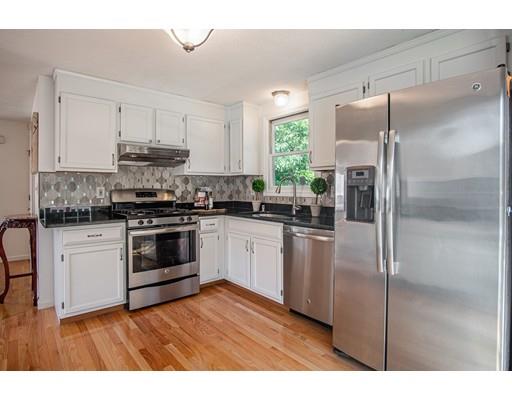 27 Buckingham Road Wilmington, MA 01887 - Photo 3 of 25 Gallery Image 3