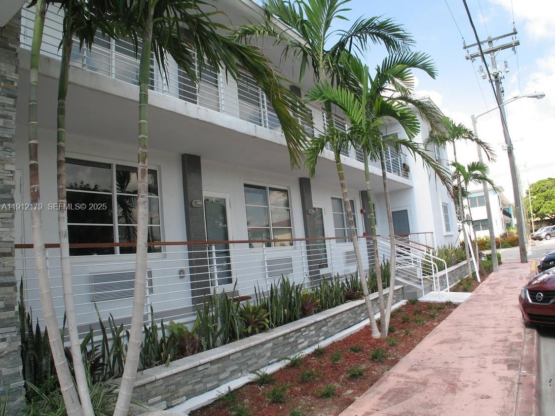 540 74th Street, Unit 14 Miami Beach, FL 33141 - Photo 8 of 32