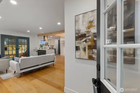 $1,092,499 | 512 Northwest 44th Street, Seattle, WA 98107