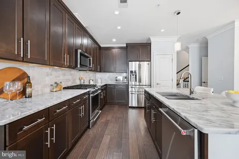 $689,000 | 43565 Michigan Square, Leesburg, VA 20176