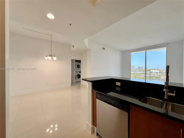 $3,000 | 2775 Northeast 187th Street, Unit PH2, Aventura, FL 33180
