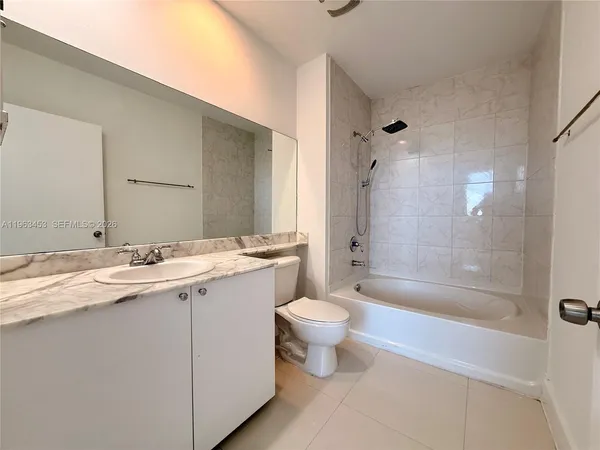 $3,000 | 2775 Northeast 187th Street, Unit PH2, Aventura, FL 33180