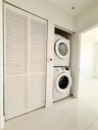 $3,000 | 2775 Northeast 187th Street, Unit PH2, Aventura, FL 33180