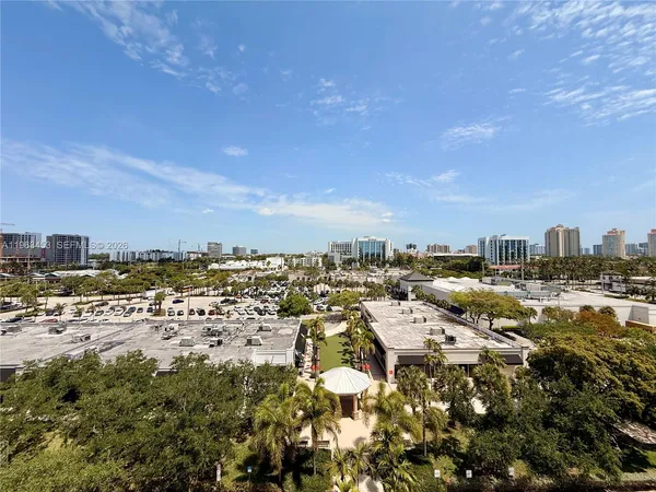$3,000 | 2775 Northeast 187th Street, Unit PH2, Aventura, FL 33180