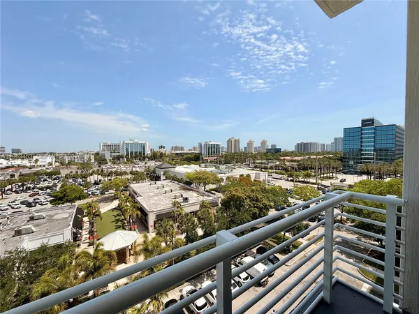 $3,000 | 2775 Northeast 187th Street, Unit PH2, Aventura, FL 33180