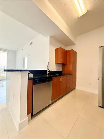 $3,000 | 2775 Northeast 187th Street, Unit PH2, Aventura, FL 33180