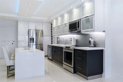 $585,000 | 1950 South Ocean Drive, Unit 9N, Hallandale Beach, FL 33009