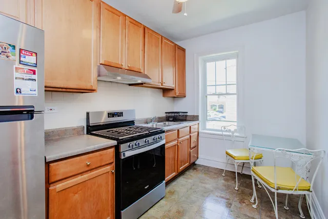 $140,000 | 7639 Jackson Boulevard, Unit 1E, Forest Park, IL 60130