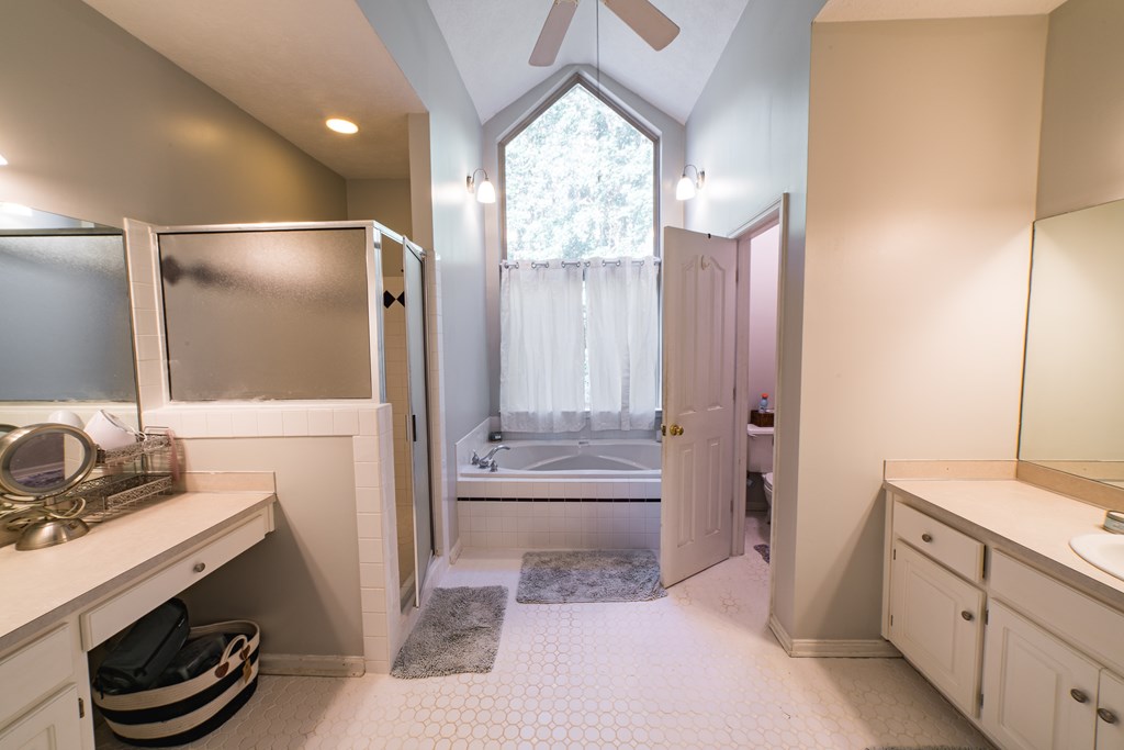 290 Ridgeway Drive Cataula, GA 31804 - Photo 8 of 44 master bath