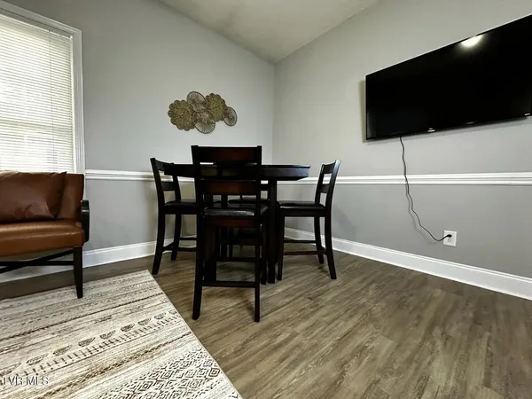 $2,500 | 169 East Grande Avenue, Unit 200, Johnson City, TN 37601