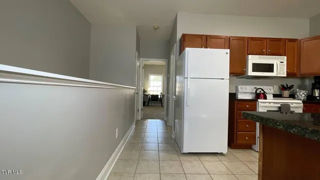 $2,500 | 169 East Grande Avenue, Unit 200, Johnson City, TN 37601