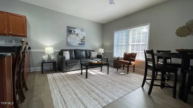 $2,500 | 169 East Grande Avenue, Unit 200, Johnson City, TN 37601