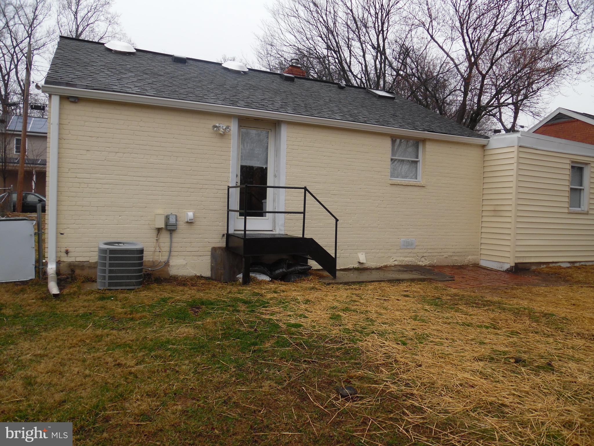 2908 Weisman Road Silver Spring, MD 20902 - Photo 10 of 11 Exterior (Rear)