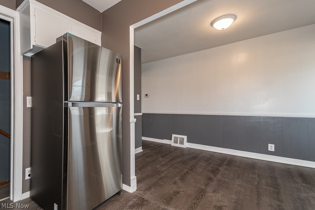 1608 Overbrook Road Cleveland, OH 44124 - Photo 7 of 31