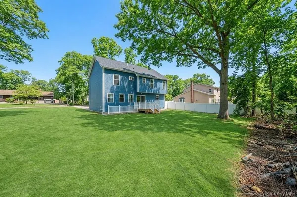 $799,999 | 512 Starlight Drive, Shirley, NY 11967