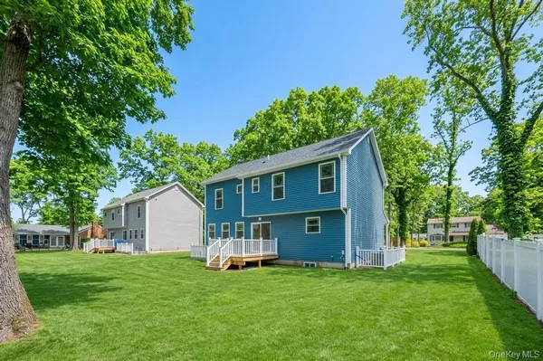 $799,999 | 512 Starlight Drive, Shirley, NY 11967