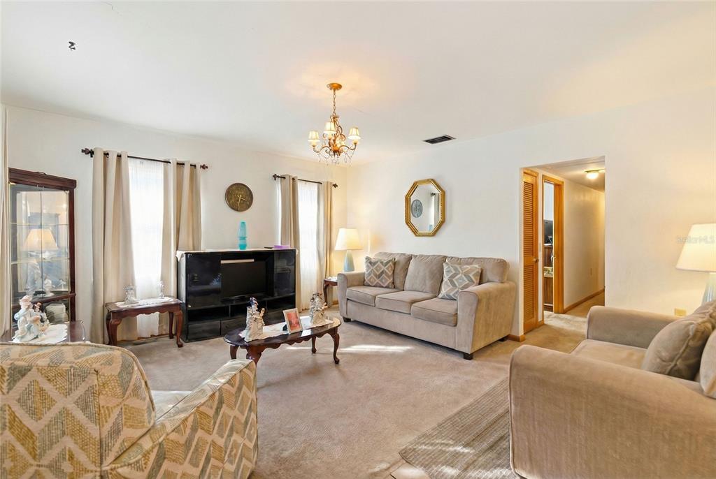 1014 East Okaloosa Avenue Tampa, FL 33604 - Photo 4 of 37