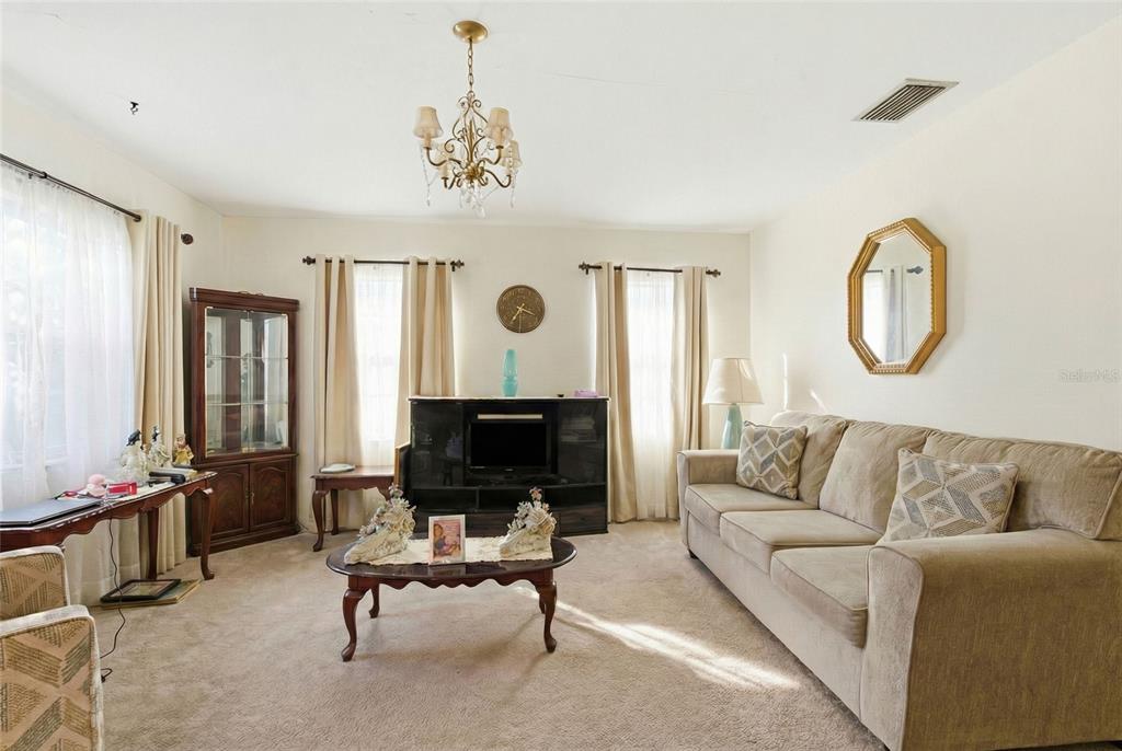 1014 East Okaloosa Avenue Tampa, FL 33604 - Photo 6 of 37