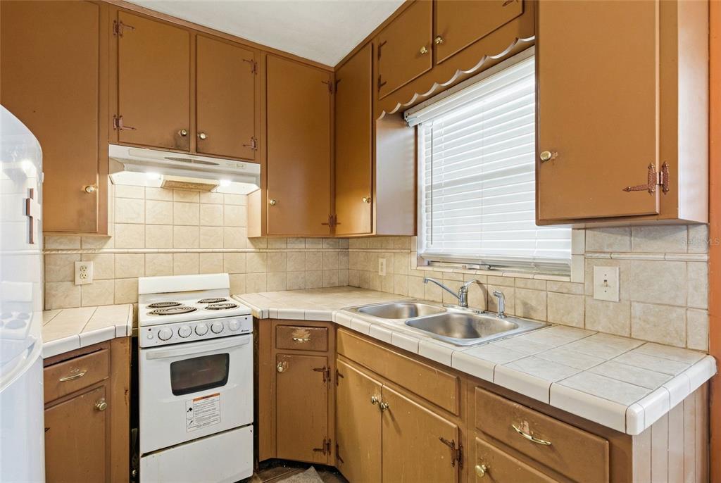 1014 East Okaloosa Avenue Tampa, FL 33604 - Photo 10 of 37