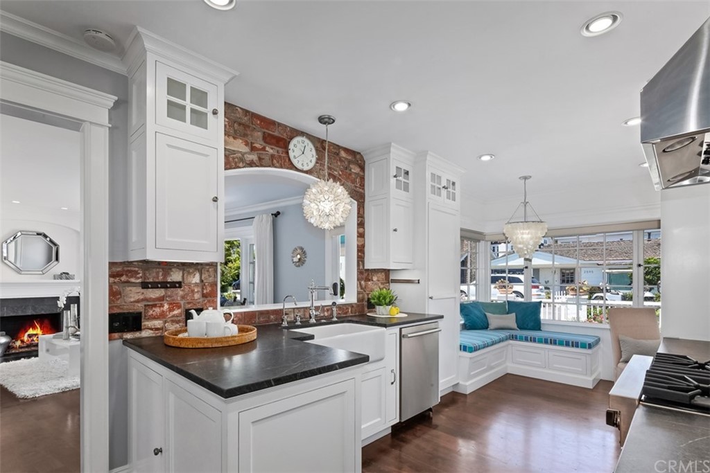 2596 Crestview Drive Newport Beach, CA 92663 - Photo 13 of 54 Kitchen.