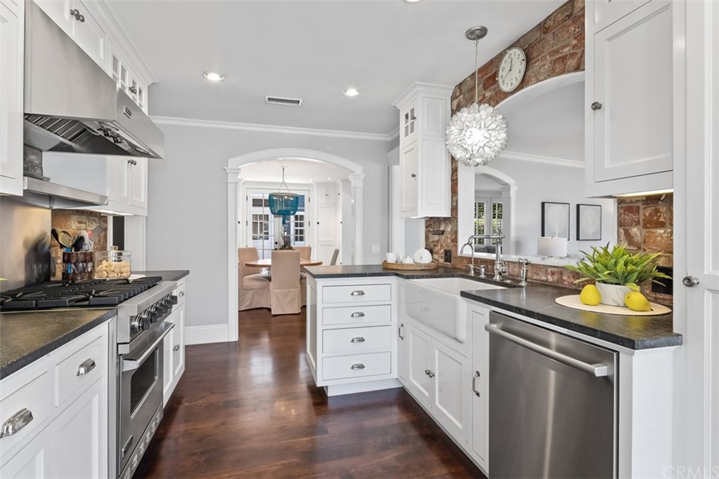 2596 Crestview Drive Newport Beach, CA 92663 - Photo 15 of 54 Kitchen.