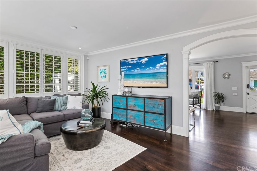 2596 Crestview Drive Newport Beach, CA 92663 - Photo 18 of 54 Family Room.