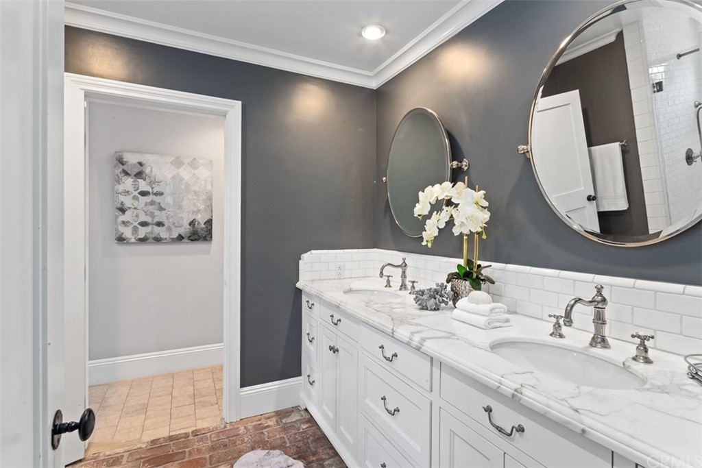2596 Crestview Drive Newport Beach, CA 92663 - Photo 30 of 54 Downstairs Master Bathroom.