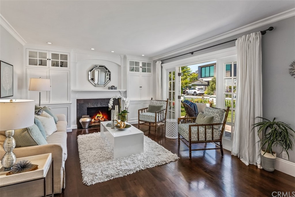 2596 Crestview Drive Newport Beach, CA 92663 - Photo 7 of 54 Living Room.