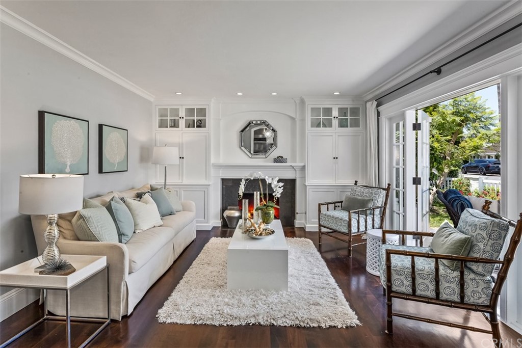 2596 Crestview Drive Newport Beach, CA 92663 - Photo 9 of 54 Living Room.