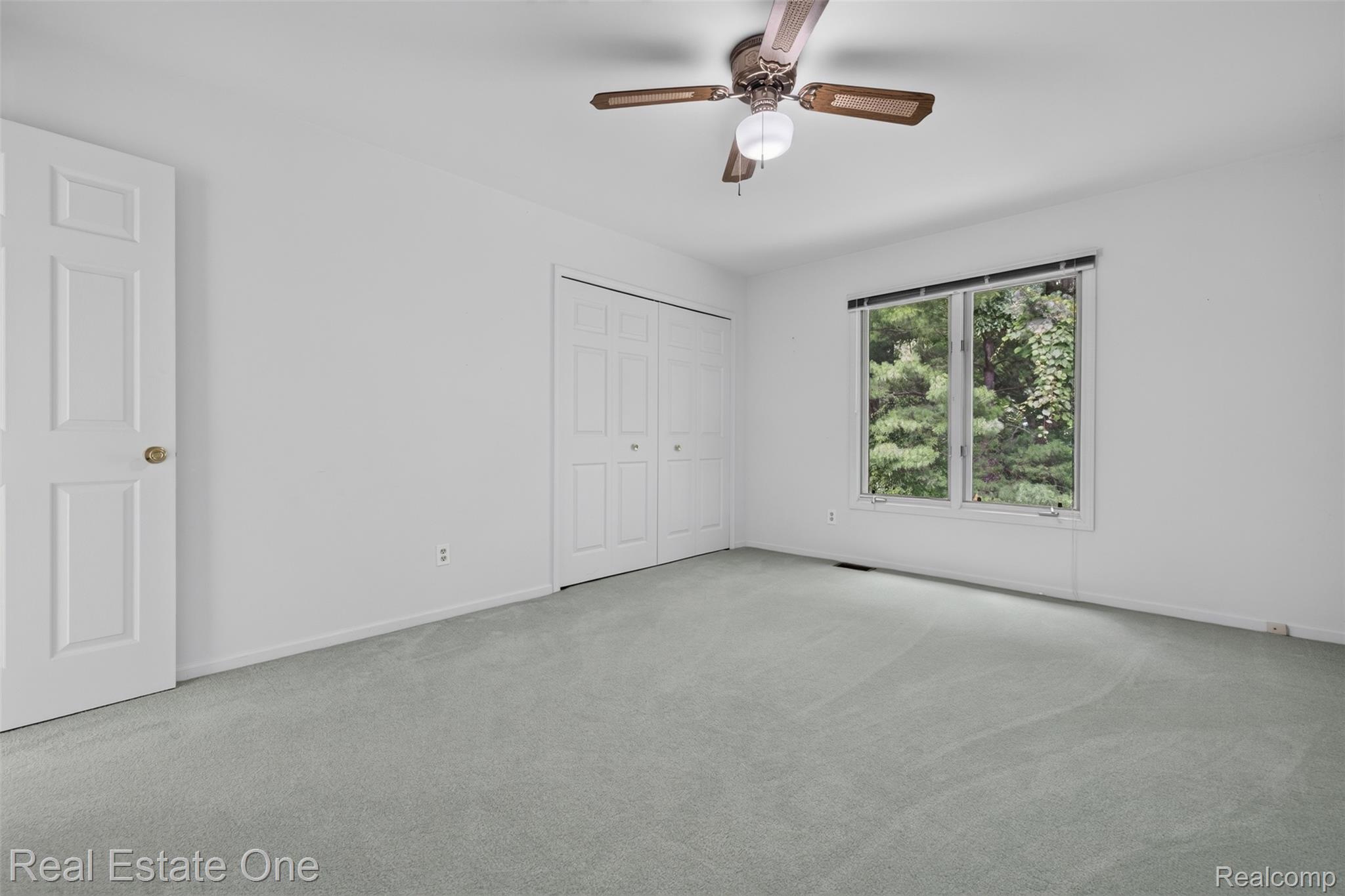 3400 Wedgewood Drive Rochester, MI 48306 - Photo 20 of 49 Upstairs Bedroom