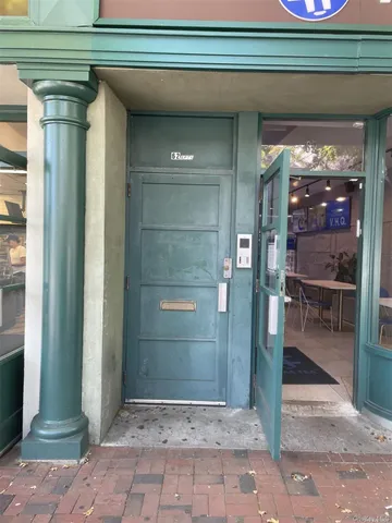 $2,150 | 62 Middle Neck Road, Unit 2REAR, Great Neck, NY 11021