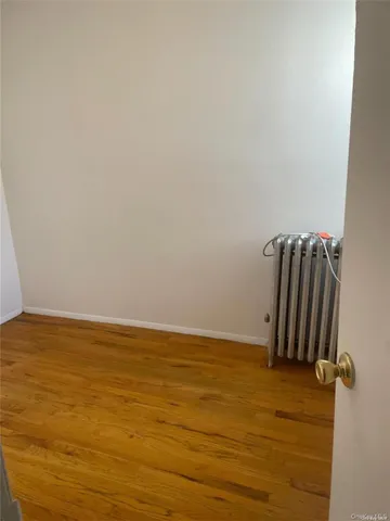 $2,150 | 62 Middle Neck Road, Unit 2REAR, Great Neck, NY 11021