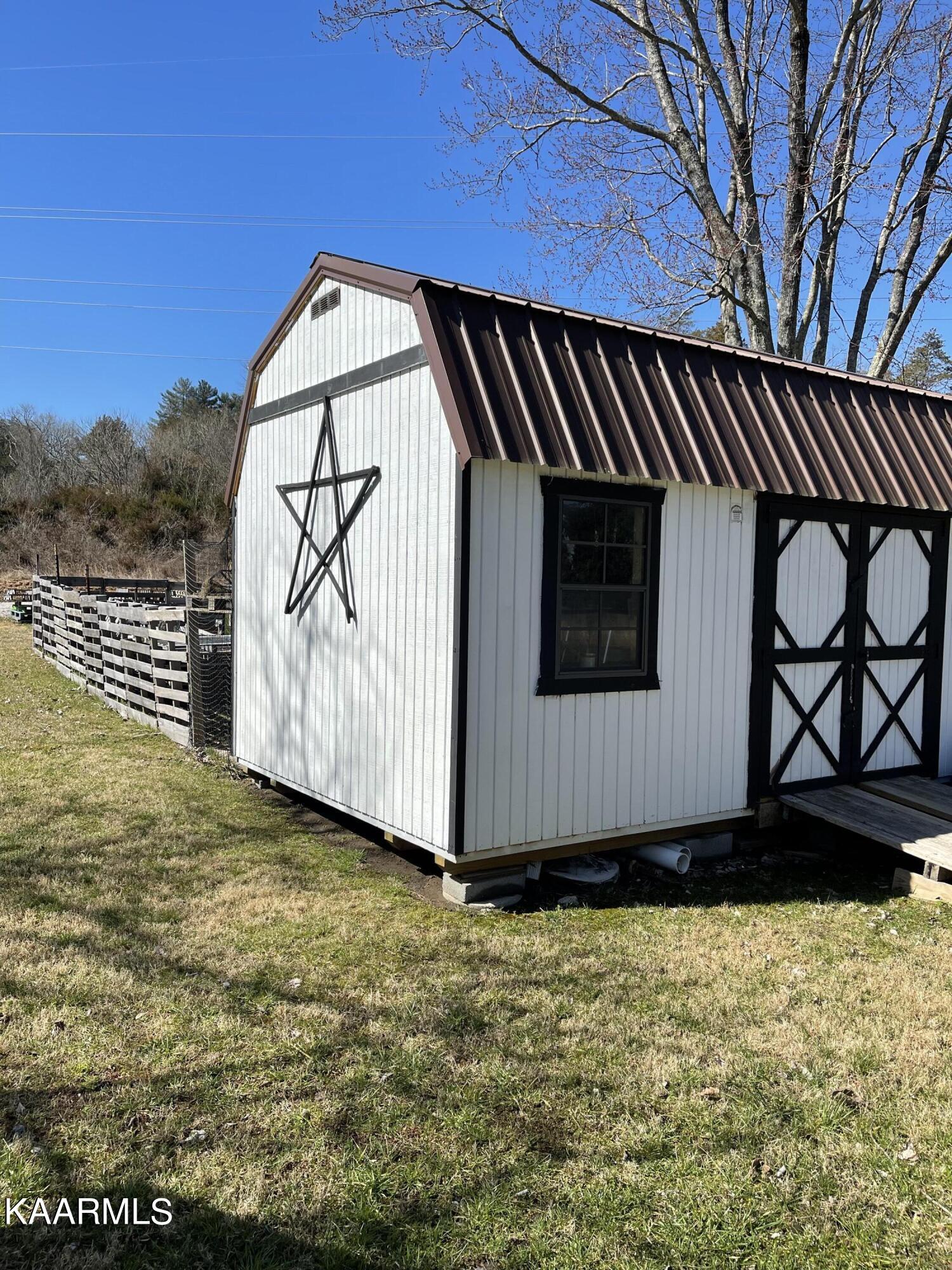 497 Mountain Road Clinton, TN 37716 - Photo 35 of 56 4DE42B6D-7B8F-4E86-B7A0-550E3C7F73C1