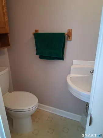 $149,900 | 250 Centerbrook Road, Hamden, CT 06518