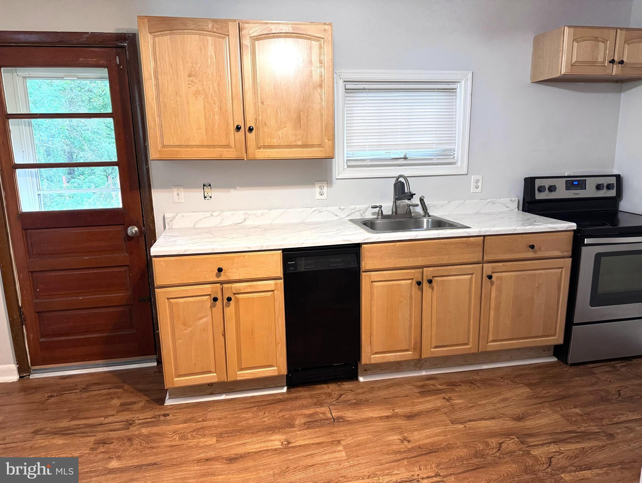 18257 Birmingham Road Culpeper, VA 22701 - Photo 8 of 15 KITCHEN HAS ACCESS TO BACK DECK